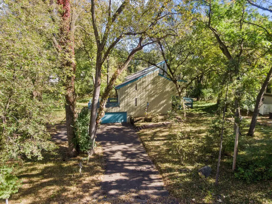 2215 Willow Lane N, Saint Louis Park, MN 55416 - Image #2