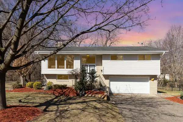 2805 Regent Avenue N, Golden Valley, MN 55422