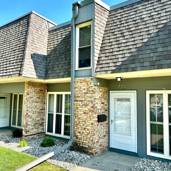 835 23rd Avenue S, Moorhead, MN 56560