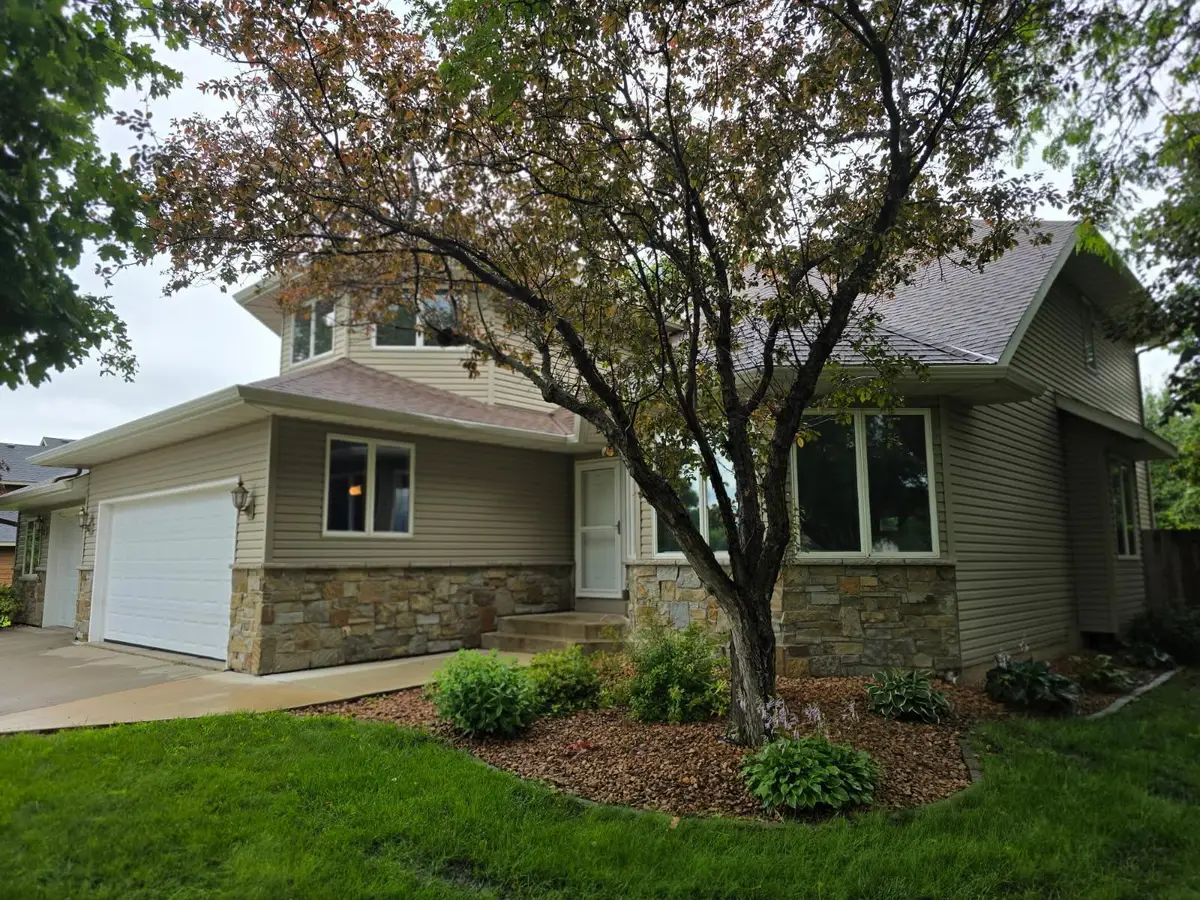 1702 15th Street Sw, Willmar, MN 56201 - Image #1