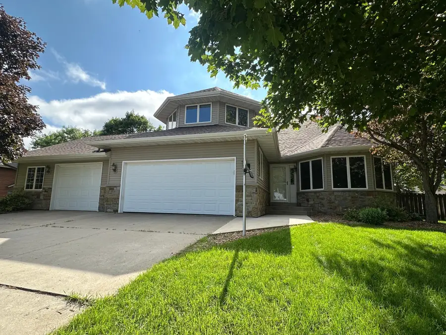 1702 15th Street Sw, Willmar, MN 56201 - Image #2