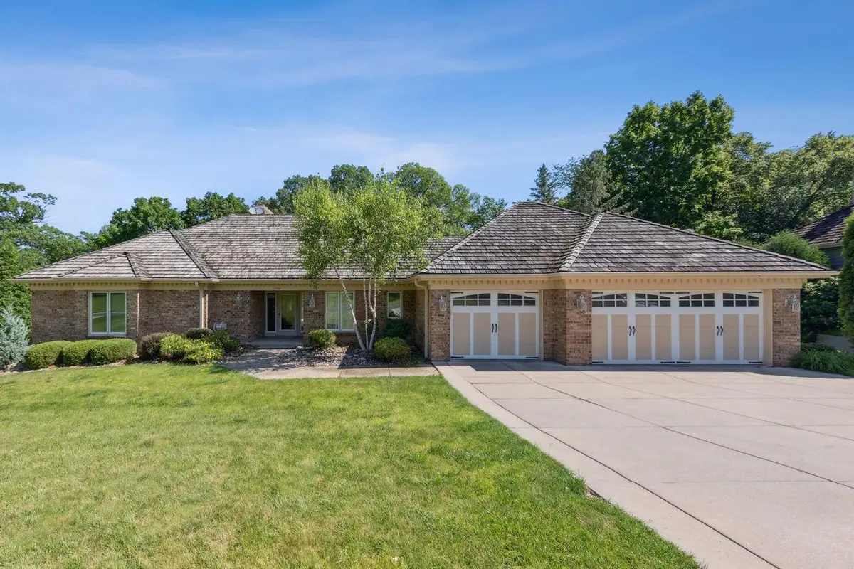 10752 Mount Curve Road, Eden Prairie, MN 55347 - Image #1