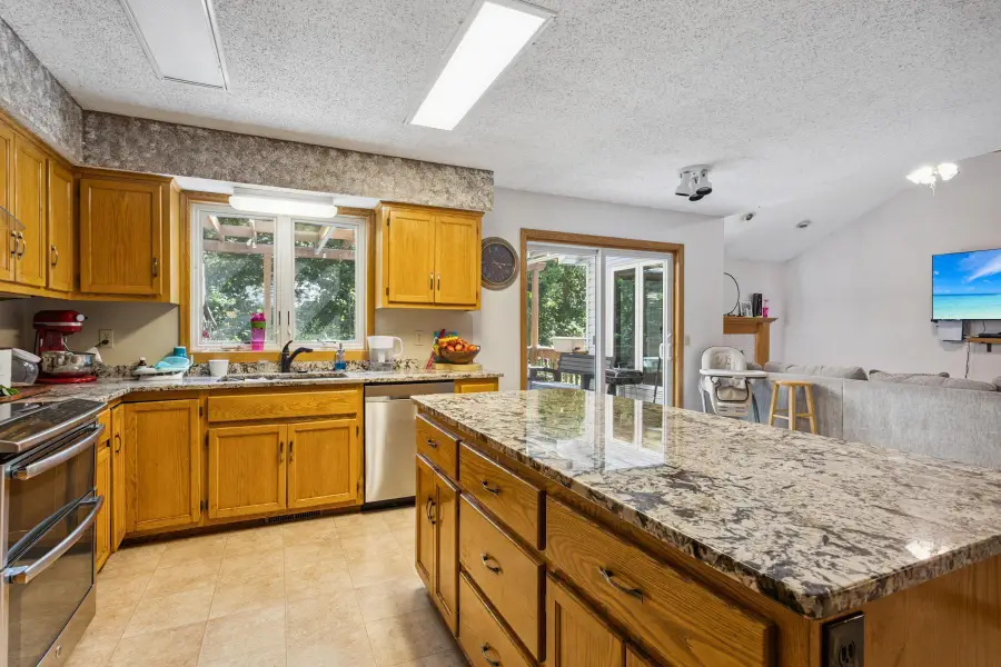 3113 Chandler Court, Burnsville, MN 55337 - Image #3