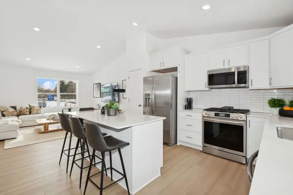 8480 Farmstead Circle Ne, Monticello, MN 55362