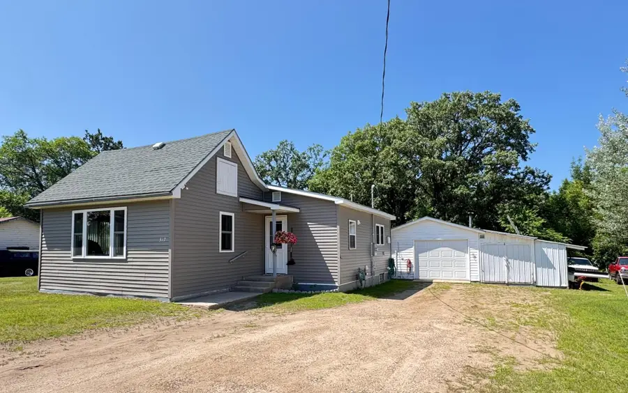 317 2nd Street Ne, Menahga, MN 56464 - Image #2