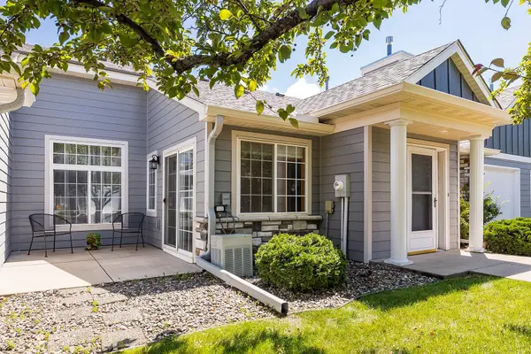 9726 Moonbeam Lane, Woodbury, MN 55125