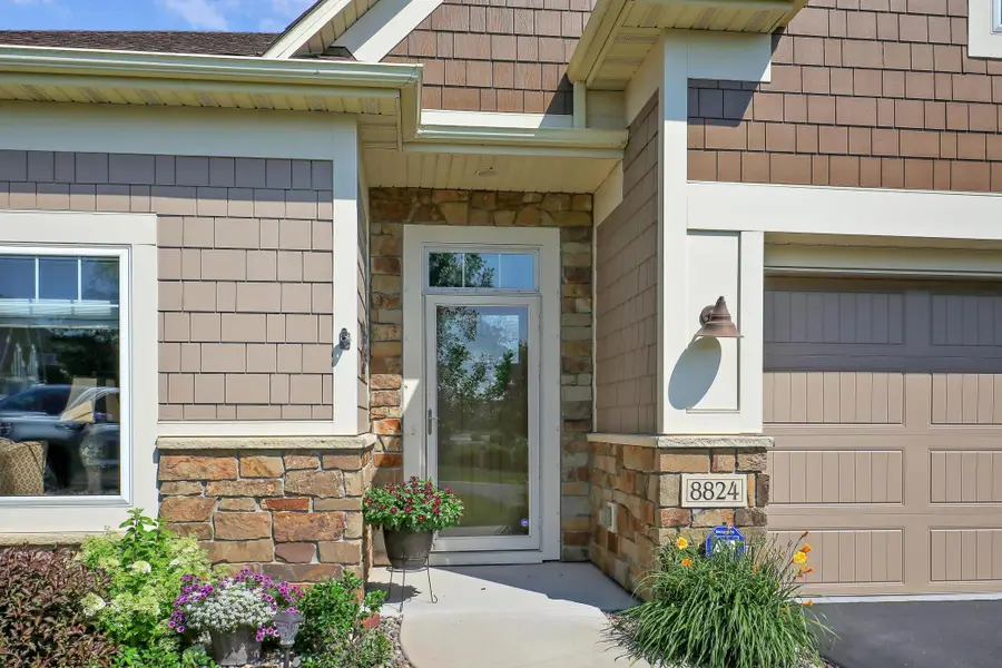 8824 Upper 7th Place N, Lake Elmo, MN 55042 - Image #3