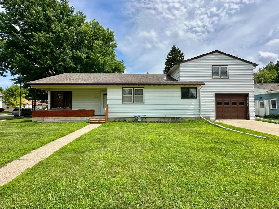 1224 Duba Street, Worthington, MN 56187 - Image #2