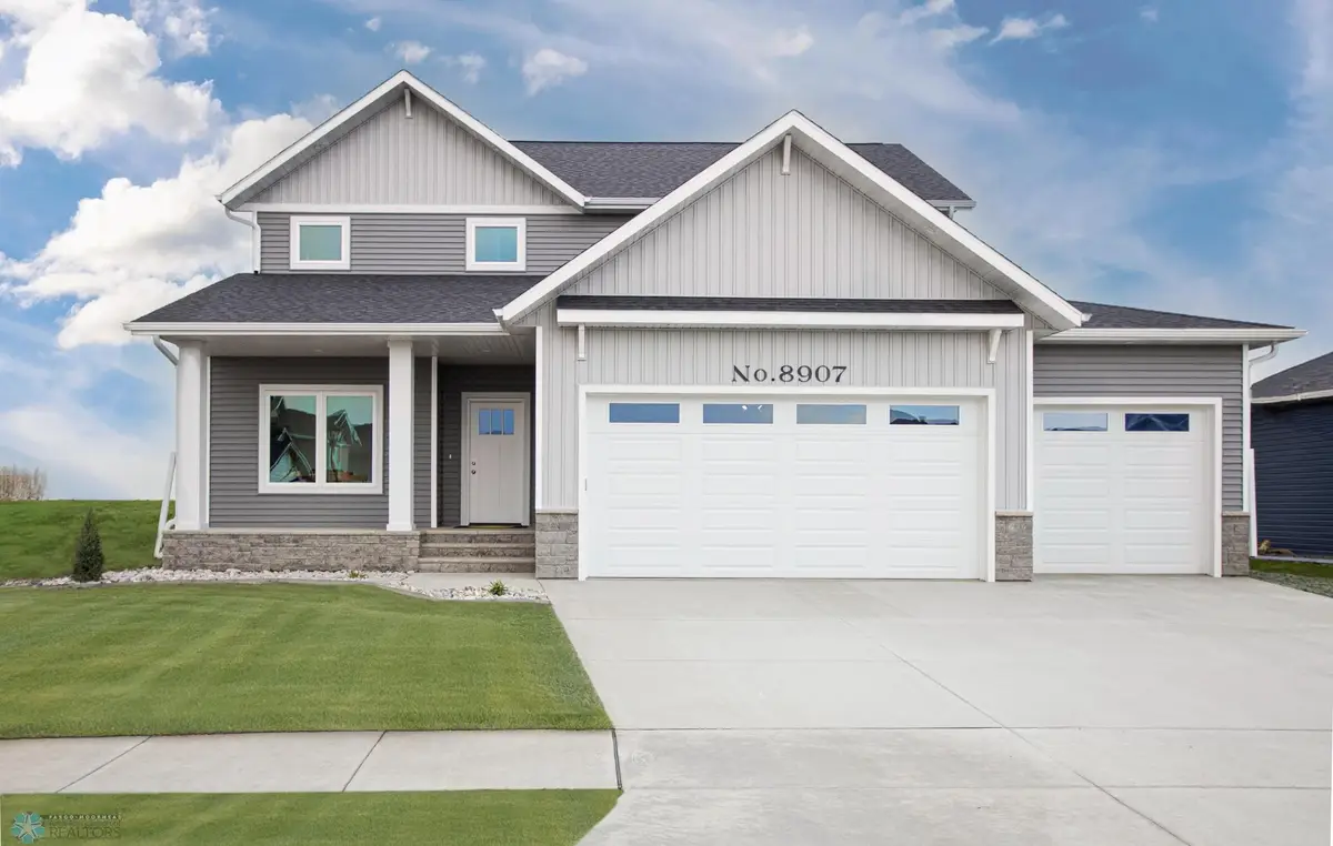 8907 Cottonwood Boulevard, Horace, ND 58047 - Image #1