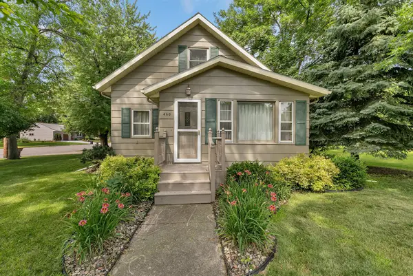 460 S 8th Street, Bird Island, MN 55310