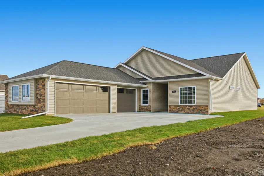 6230 21st Street S, Fargo, ND 58104 - #2