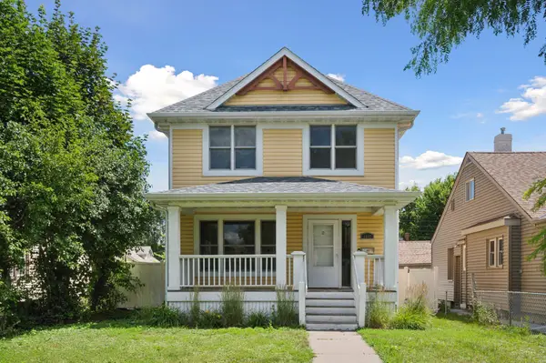 1642 Thomas Avenue N, Minneapolis, MN 55411