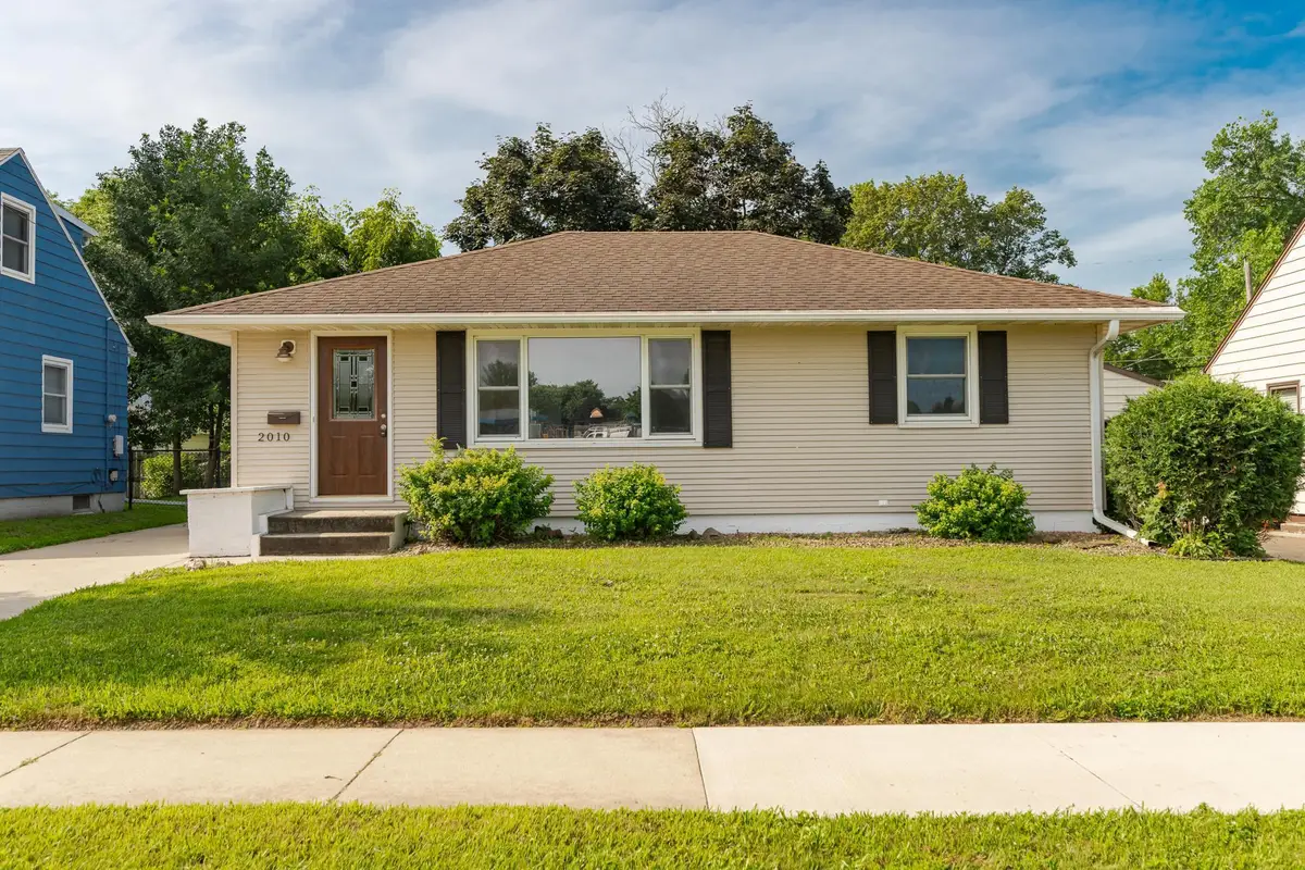 2010 16 1/2 Street Nw, Rochester, MN 55901 - Image #1