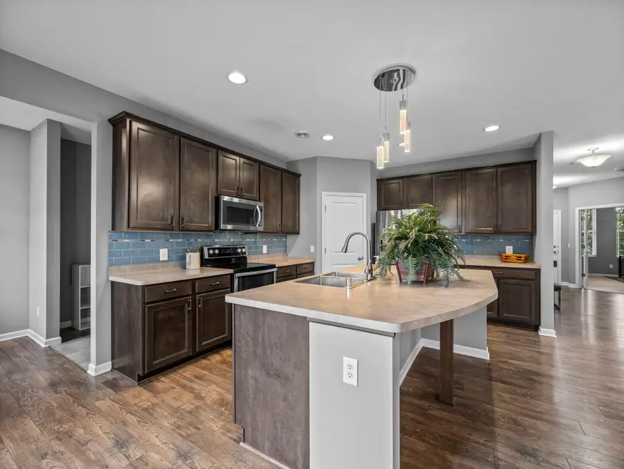 15653 Eddy Creek Way, Apple Valley, MN 55124 - Image #2