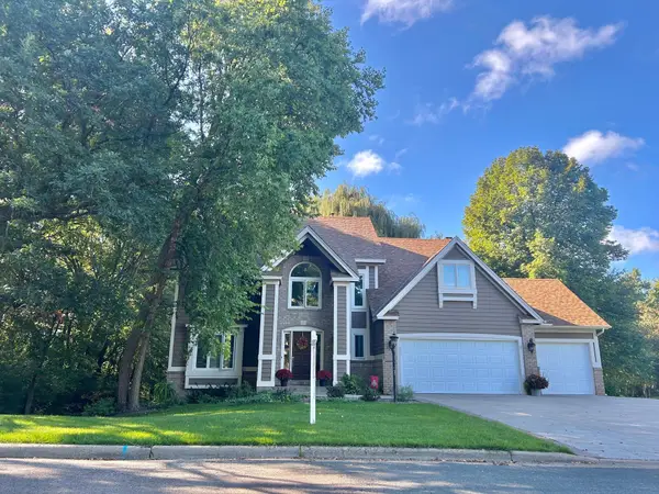 1237 Summit Oaks Drive, Burnsville, MN 55337