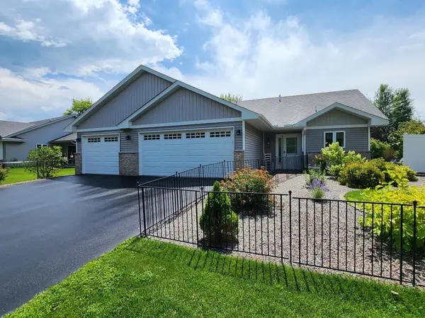 1076 244th Avenue Ne, East Bethel, MN 55005