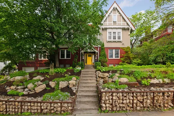 1920 Pillsbury Avenue S, Minneapolis, MN 55403