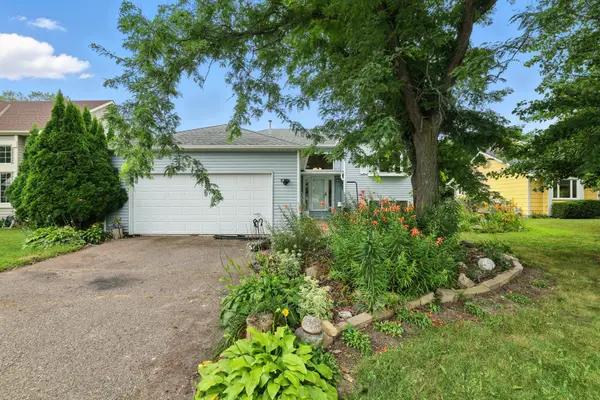 15913 Garrett Drive, Apple Valley, MN 55124