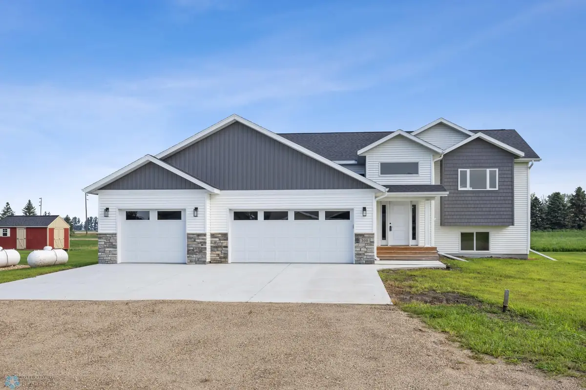 300 Prairie Drive N, Hankinson, ND 58041 - #1