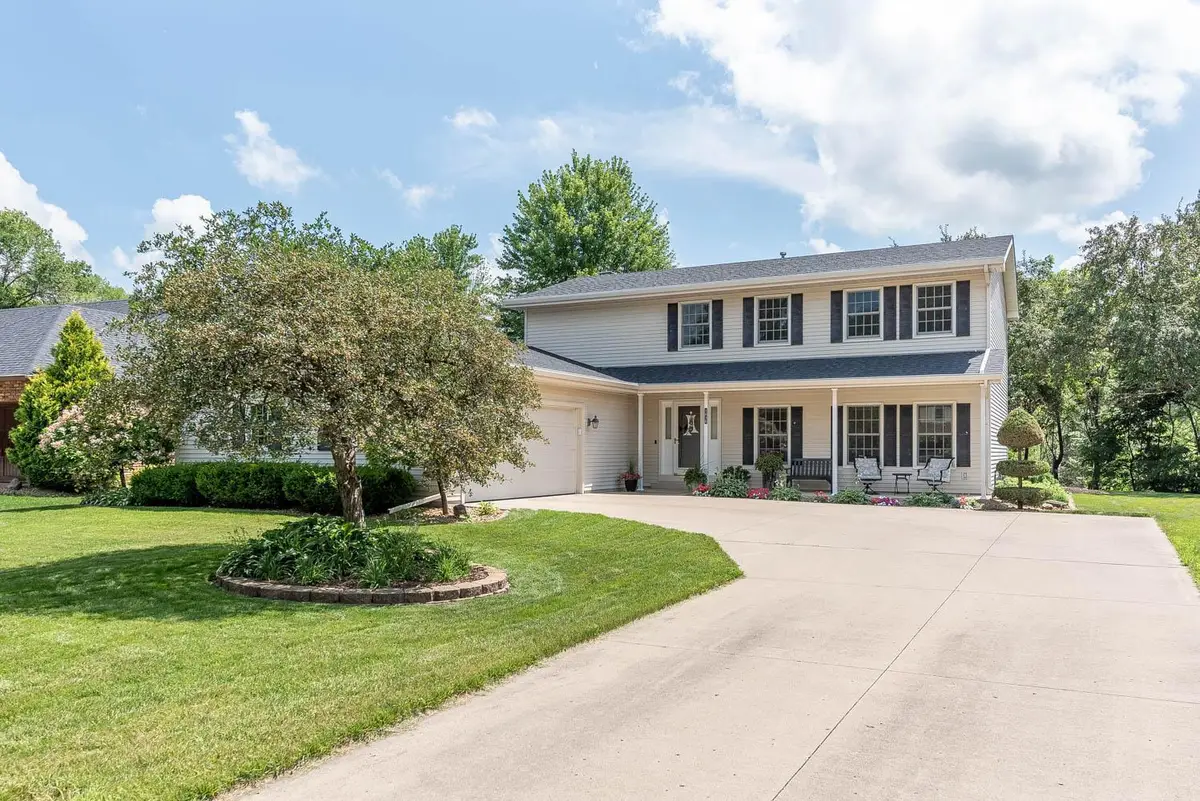 1030 Oak Terrace Drive, North Mankato, MN 56003 - Image #1