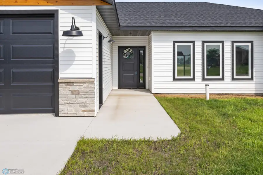 106 Pine Drive, Hankinson, ND 58041 - Image #3