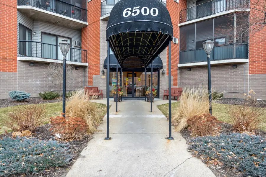 6500 Woodlake Drive #105, Richfield, MN 55423 - Image #2