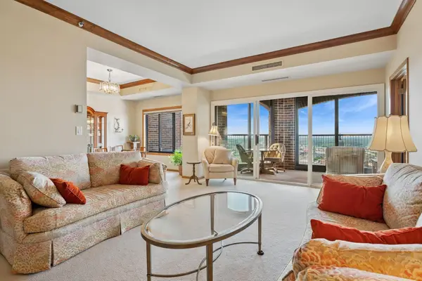 1201 Yale Place #2004, Minneapolis, MN 55403