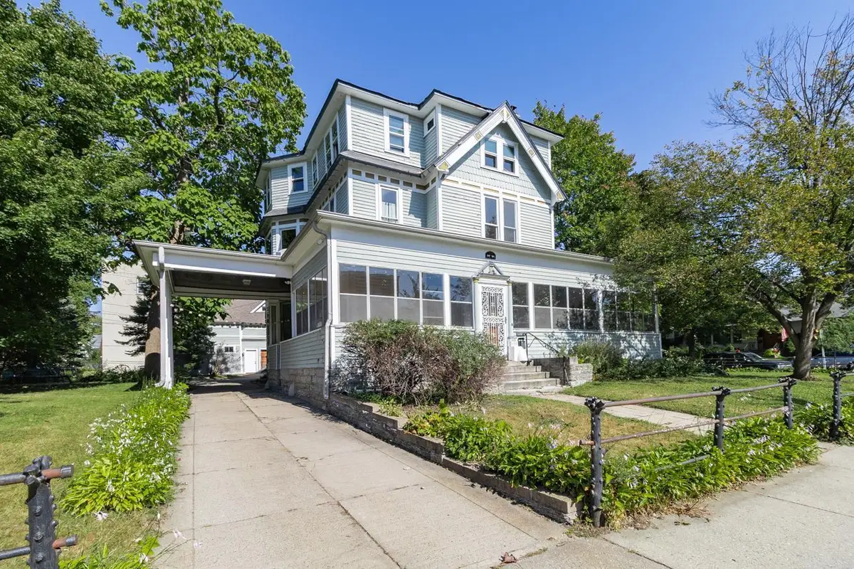 565 Holly Avenue, Saint Paul, MN 55102 - Image #1