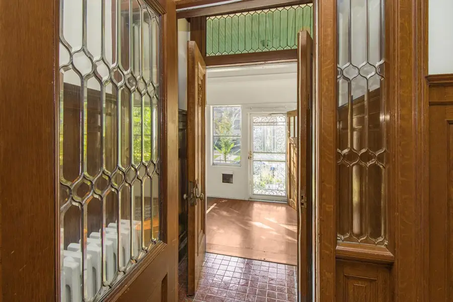 565 Holly Avenue, Saint Paul, MN 55102 - Image #3