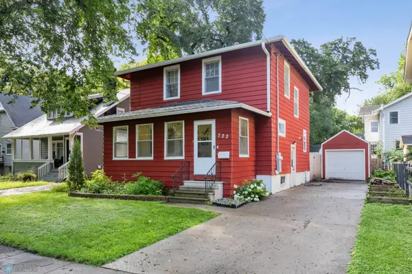 722 11th Avenue N, Fargo, ND 58102