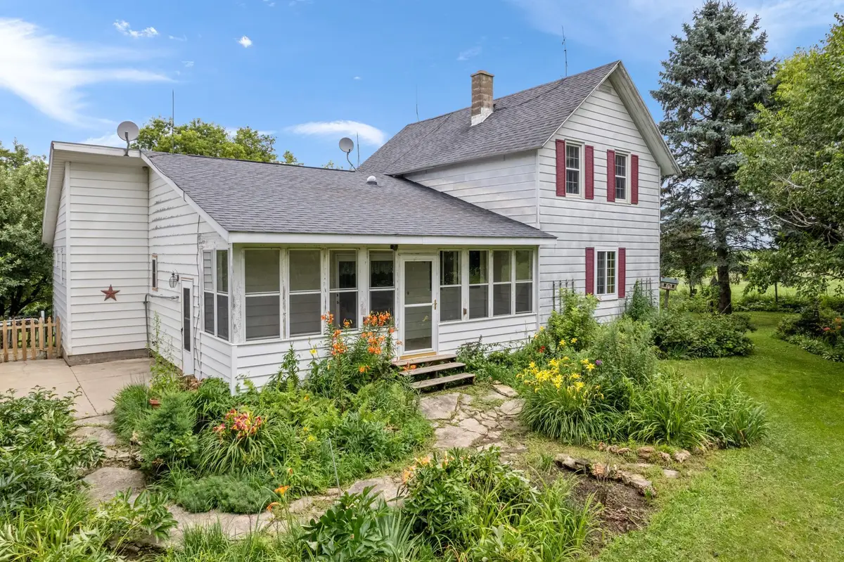 32653 Stinson Ridge Road, Houston, MN 55943 - Image #1