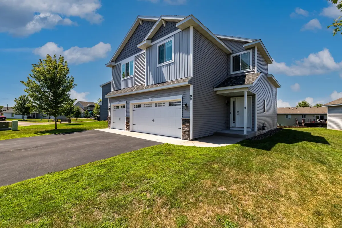 901 Moline Loop Nw, Isanti, MN 55040 - Image #1