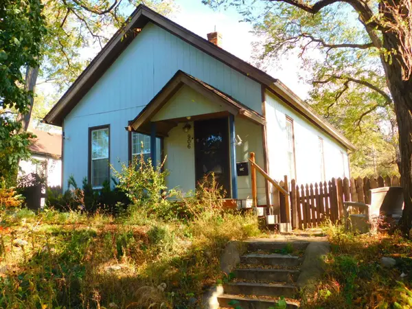 906 Russell Street, Saint Paul, MN 55106