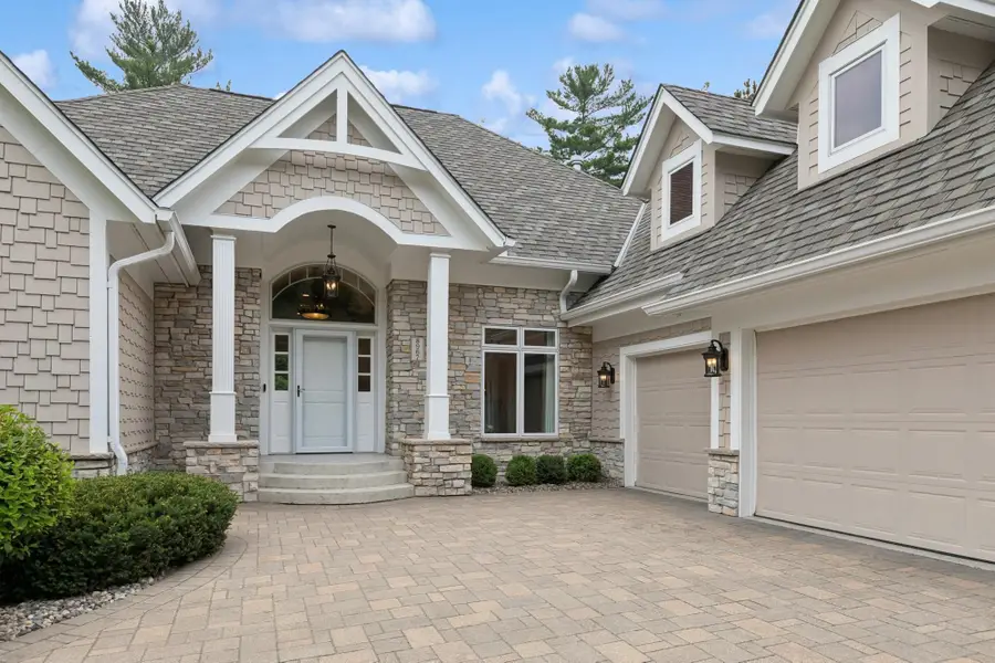 8967 Mariabo Circle, Bloomington, MN 55438 - Image #2