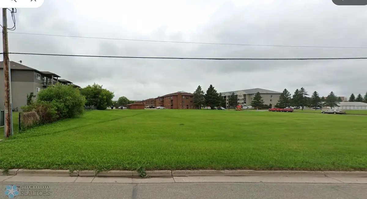 3216 Broadway N, Fargo, ND 58102 - #1