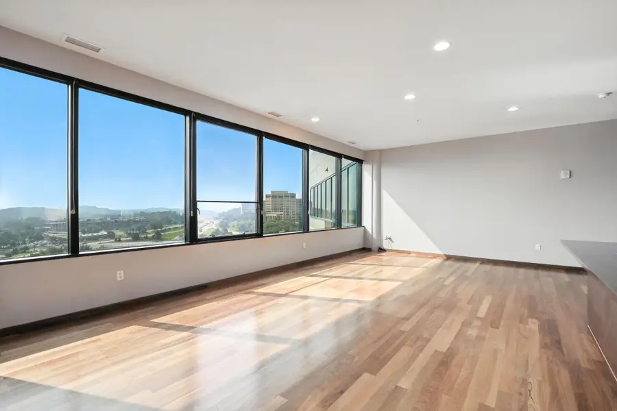 5601 Smetana Drive #1010, Minnetonka, MN 55343 - Image #2