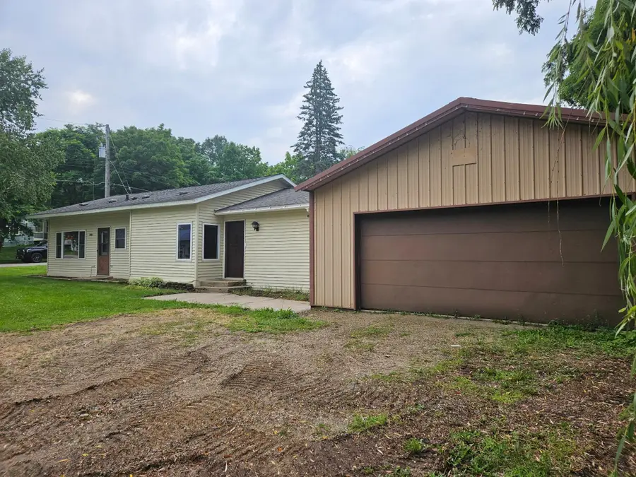 641 2nd St, Holdingford, MN 56340 - Image #2