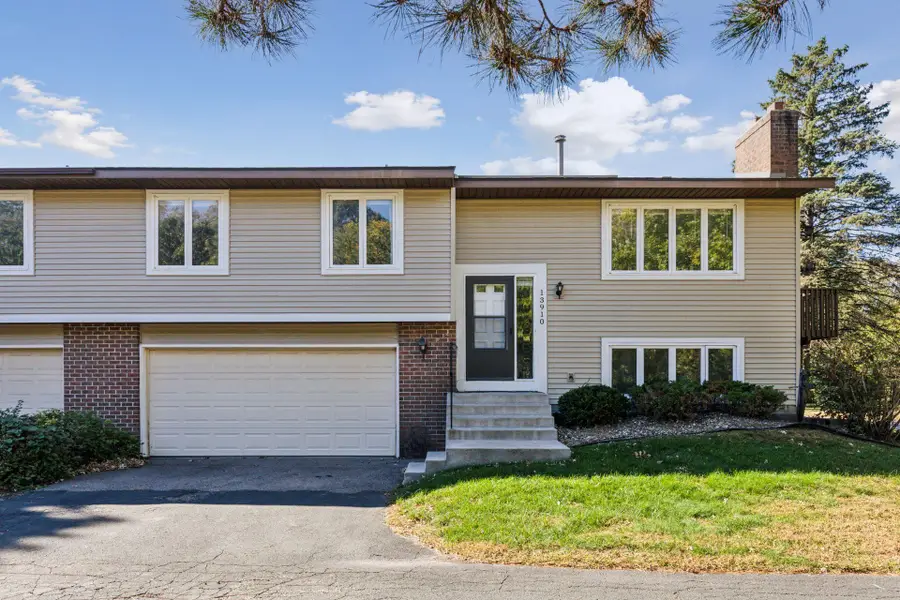 13910 Herald Court, Apple Valley, MN 55124 - Image #2