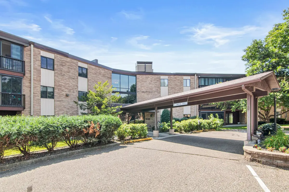 2670 Oxford Street N #230, Roseville, MN 55113 - Image #1