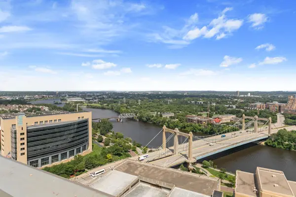 19 S 1st Street #B802, Minneapolis, MN 55401