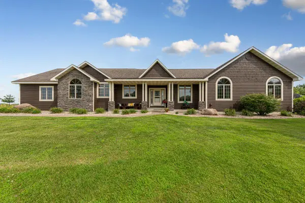 13461 SW 72nd Avenue, New Richland, MN 56072