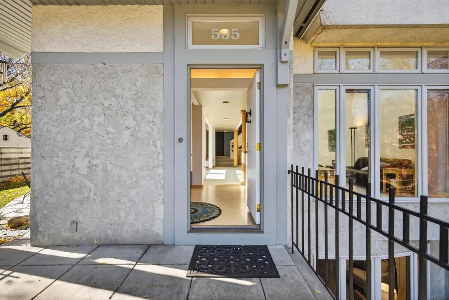 555 Montcalm Place, Saint Paul, MN 55116 - Image #2