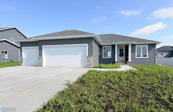 2665 69th Avenue S, Fargo, ND 58104