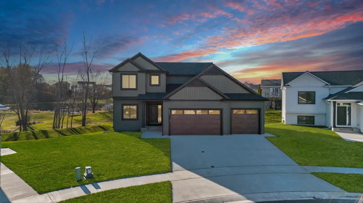 6111 Cody Lane Nw, Rochester, MN 55901 - Image #1