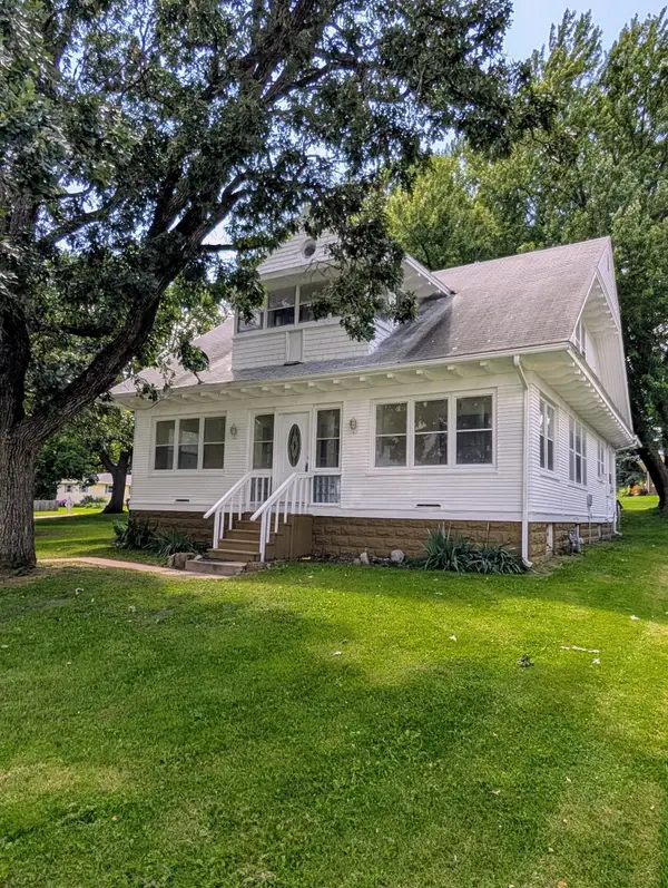 714 Main Street, Emmons, MN 56029