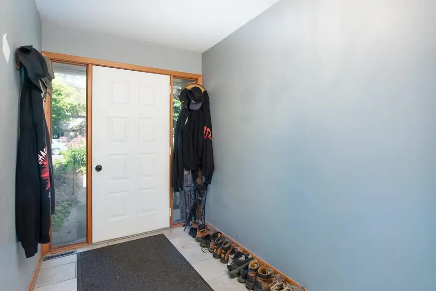 1002 Oak Terrace Drive, North Mankato, MN 56003 - Image #3