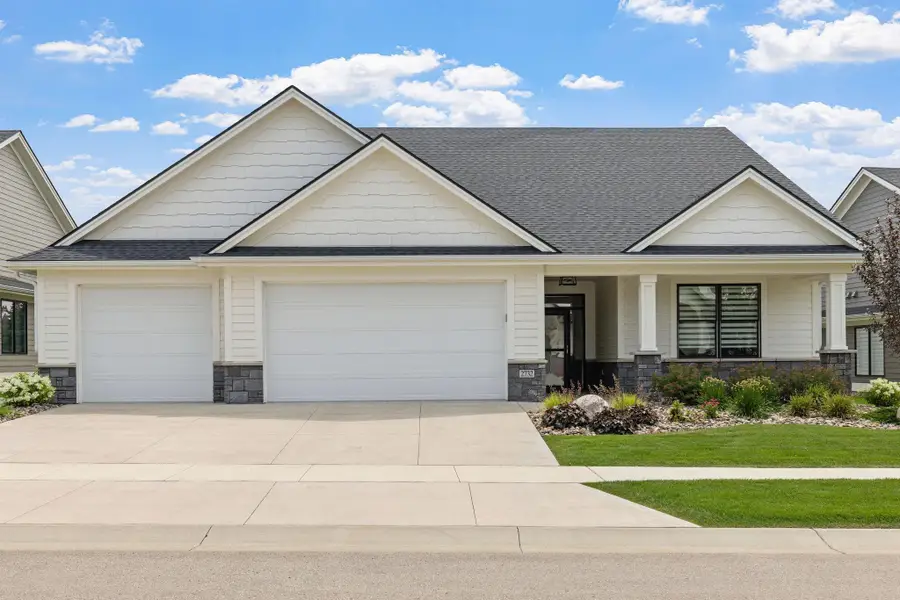 2732 Bentley Drive Sw, Rochester, MN 55902 - Image #2