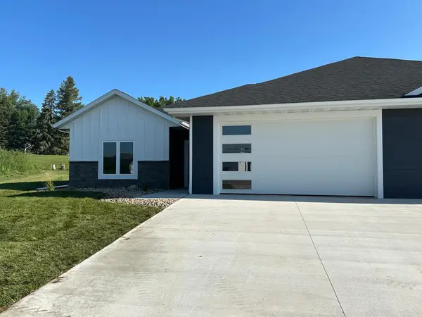 717 Tallgrass Circle, Luverne, MN 56156