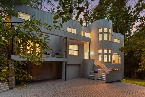 210 Sunnyridge Circle, Golden Valley, MN 55422