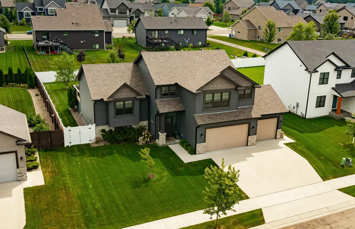 2377 Starburst Drive Sw, Rochester, MN 55902 - Image #1